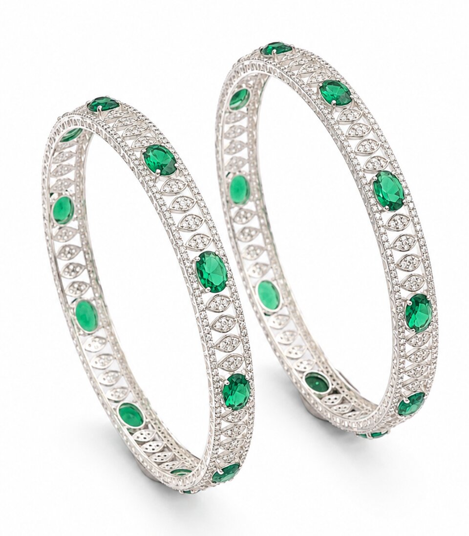 Exquisite Diamond Filigree Bangles Set With Oval-Cut Green Emeralds