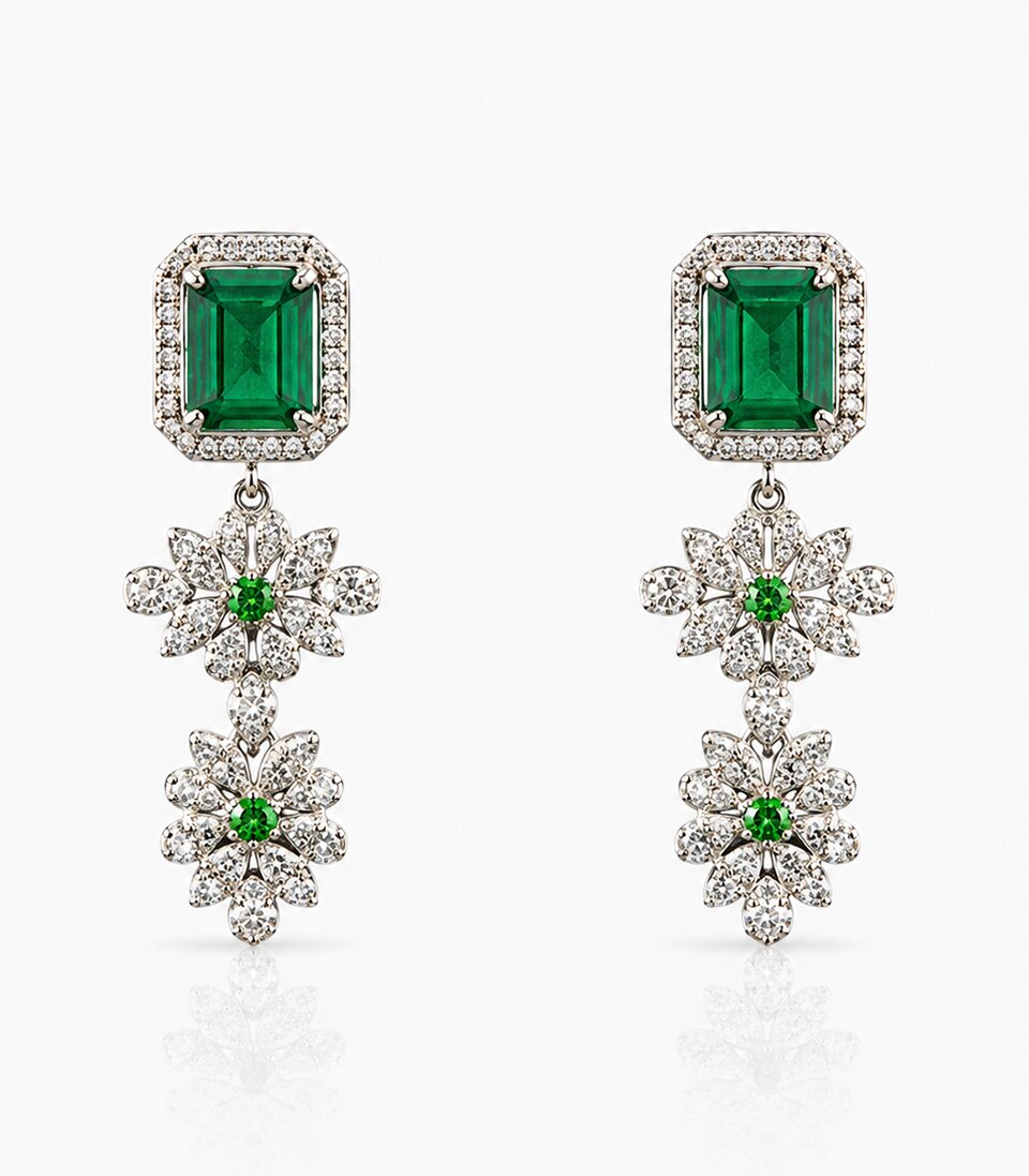 Pair Of Earrings With Emerald And Diamond Design