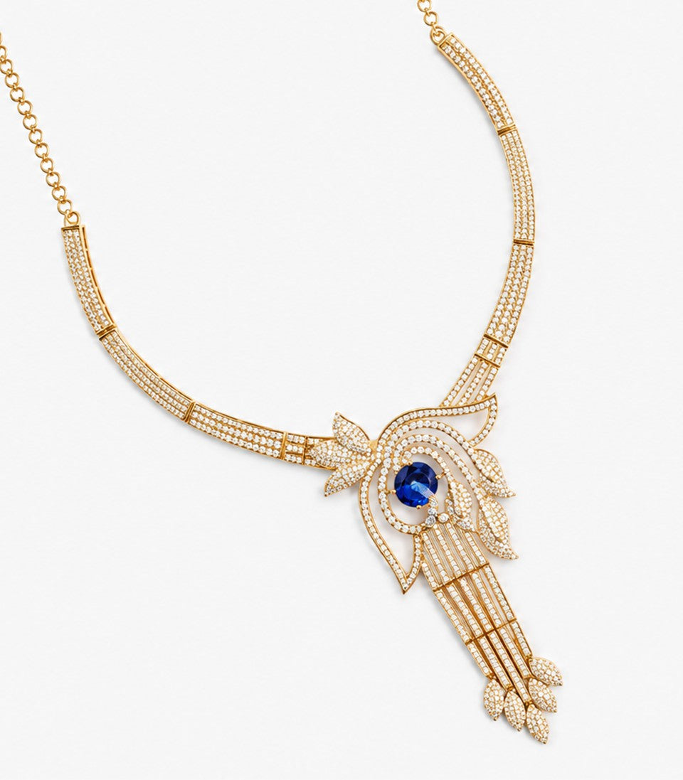 An Exquisite Gold Necklace Featuring Diamond