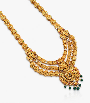 An Elaborate Gold Haram Necklace Featuring Multiple Layers