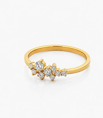Gold Ring With White Diamond Gemstones