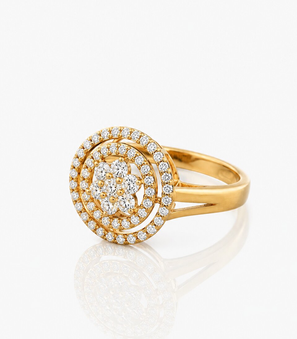 Gold Ring With Diamond Accent Details