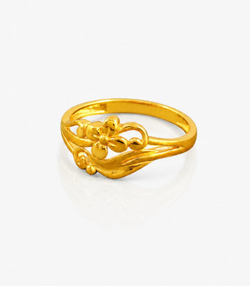 Modern Gold Ring with Sleek Polished Finish